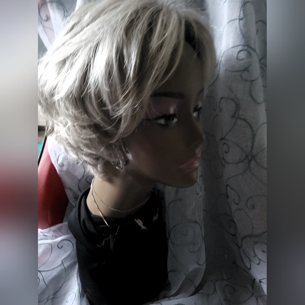 Ellen Wille Wig In Platinum Blonde Rooted - Picture 14 of 16